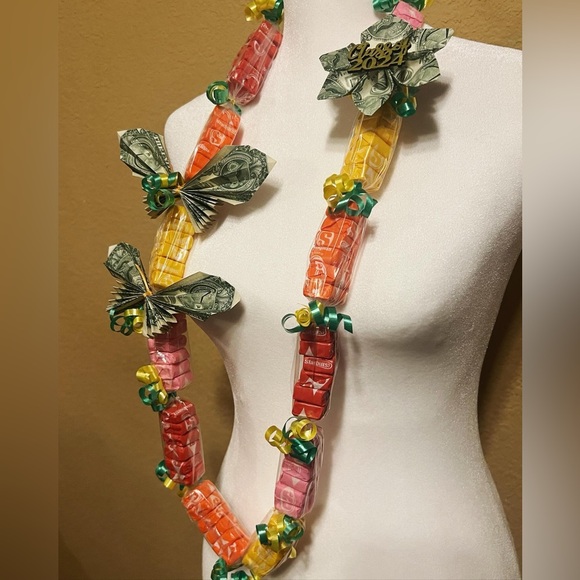 Starburst Money Lei - Picture 4 of 4